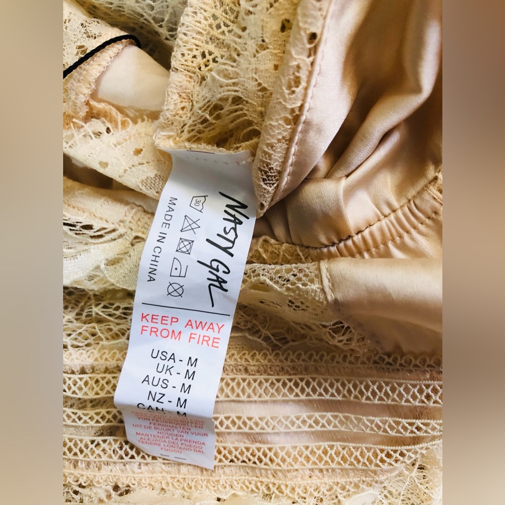 NASTYGAL•NWT•LACE BODYSUIT•BEIGE•SIZE-M - Picture 10 of 10